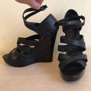 Aldo Pouncey black wedges